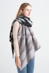 Contrast Zebra Print Diagonal Edge Wool Scarf