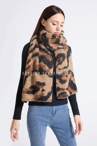 Leopard Print Diagonal Edge Wool Scarf