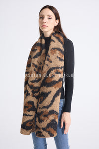 Leopard Print Diagonal Edge Wool Scarf