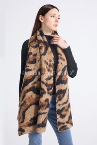 Leopard Print Diagonal Edge Wool Scarf