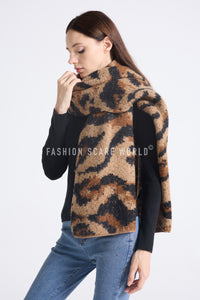 Leopard Print Diagonal Edge Wool Scarf